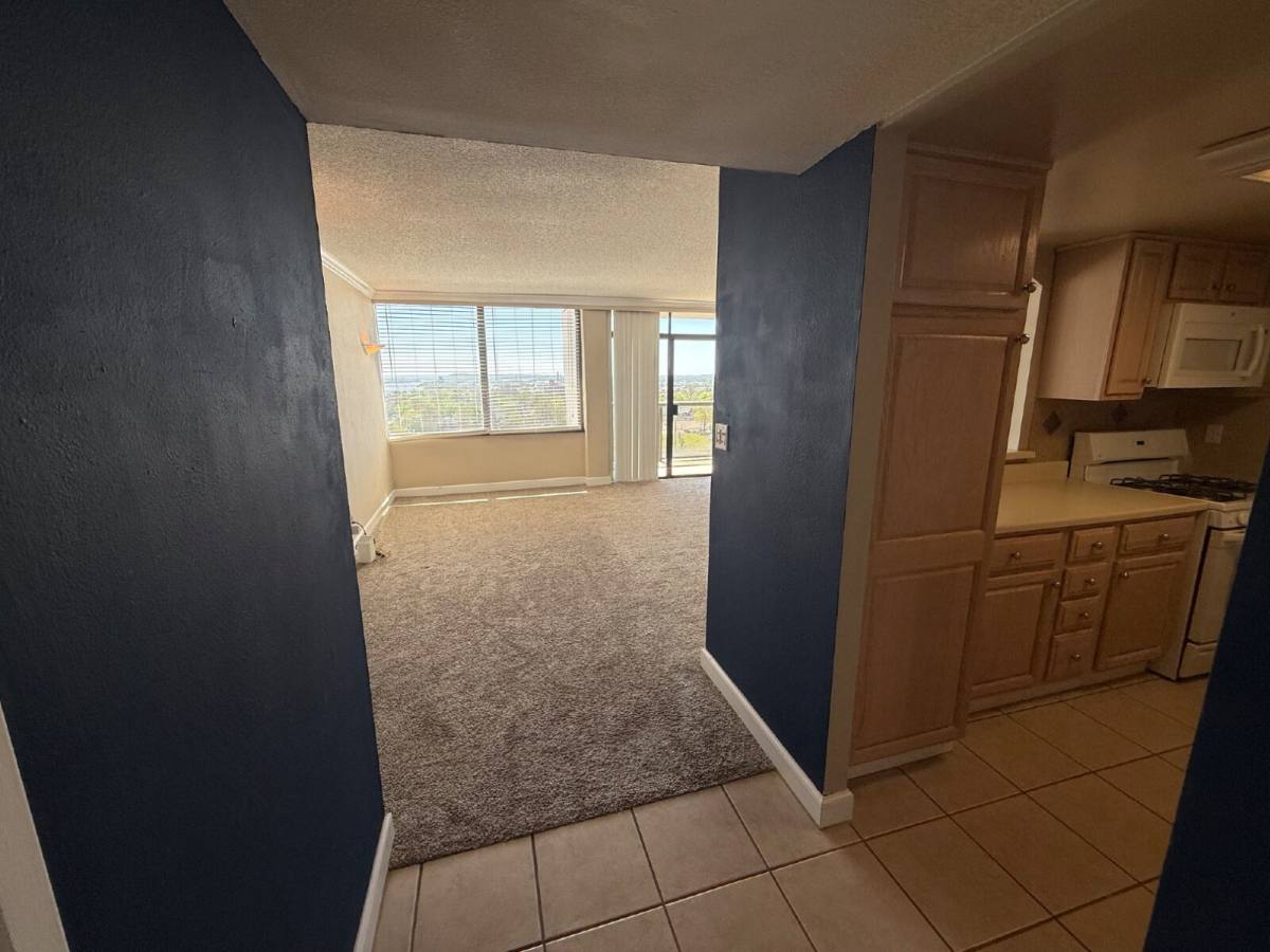 Condo for rent at 410 W 7th St #1422, Tulsa, OK 74119