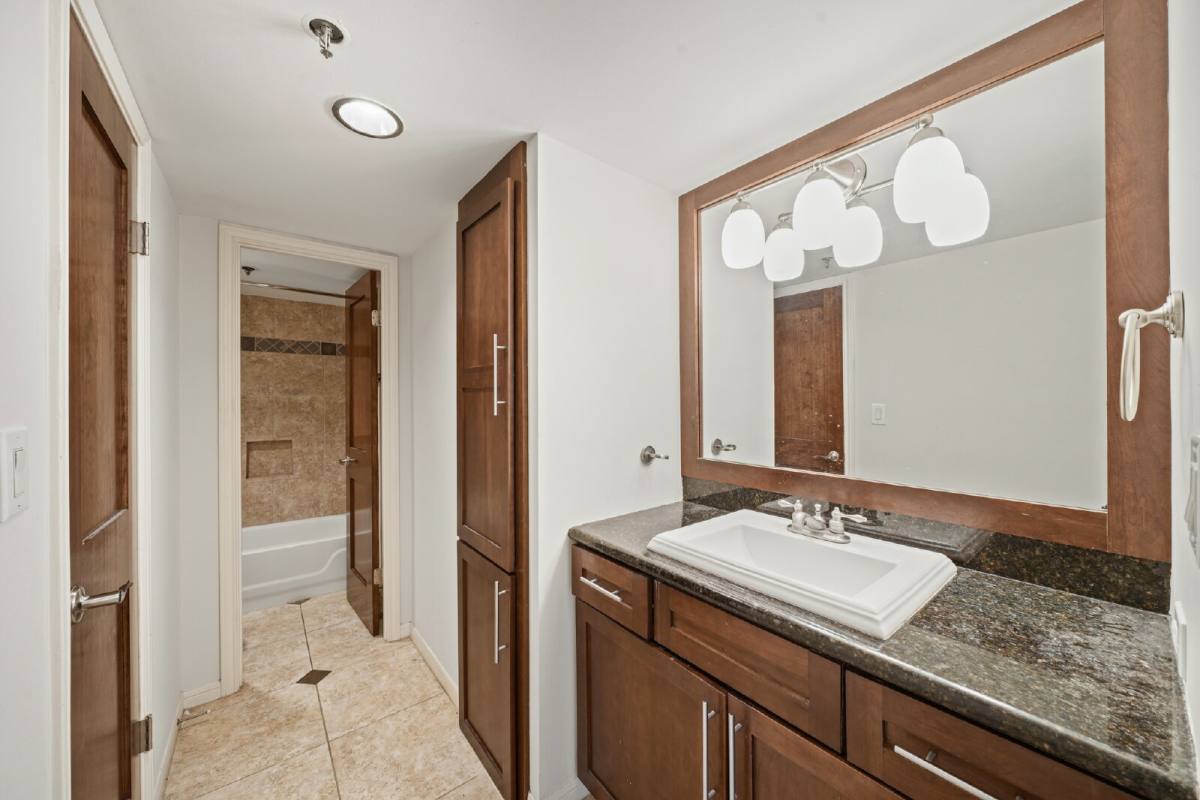 Condo for rent at 3235 Sage Rd #404, Houston, TX 77056