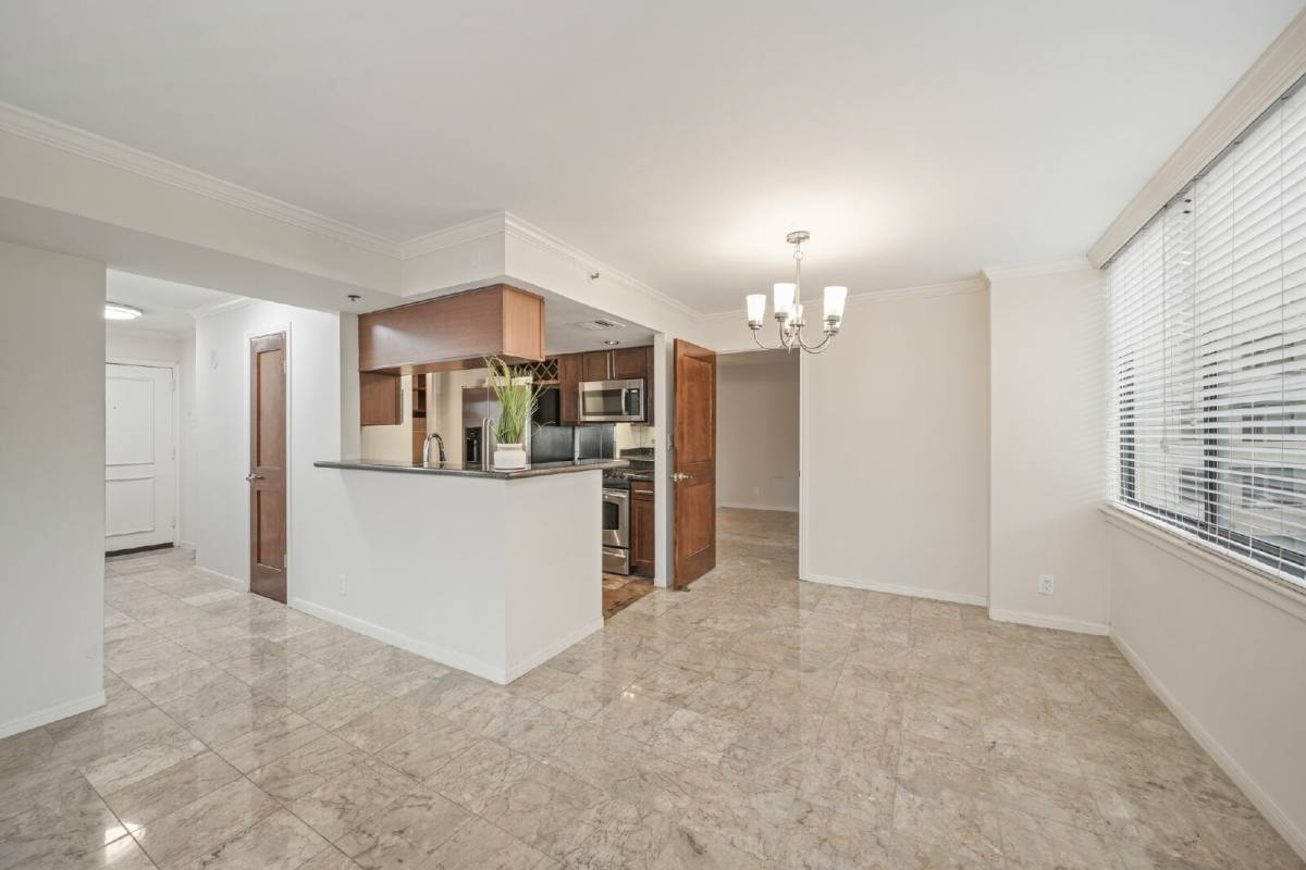 Condo for rent at 3235 Sage Rd #404, Houston, TX 77056