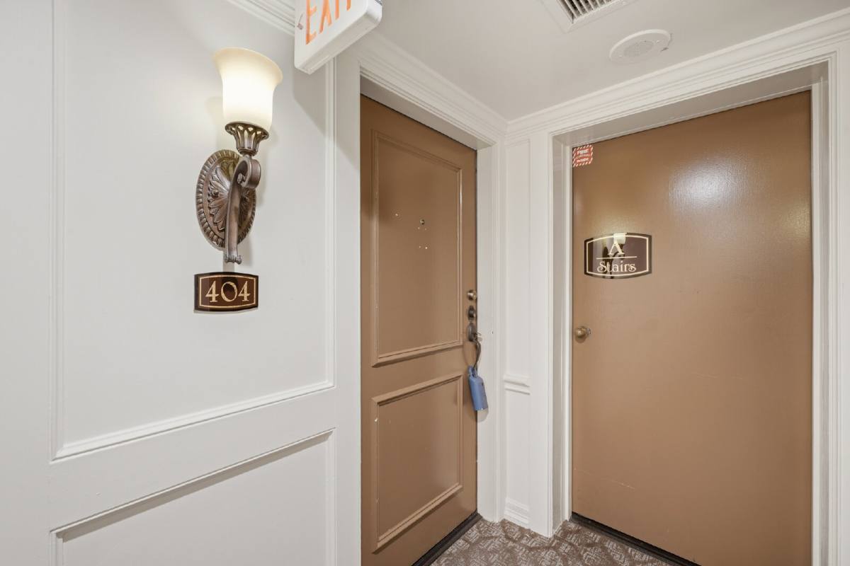Condo for rent at 3235 Sage Rd #404, Houston, TX 77056