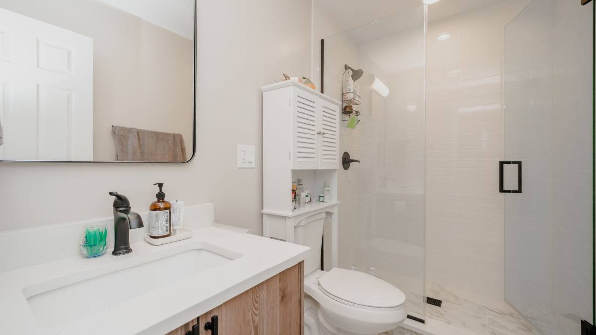Apartment for rent at 1447 W Superior St, Chicago, IL 60642