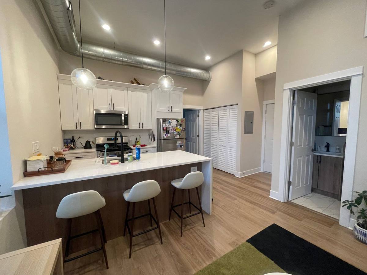 Apartment for rent at 1447 W Superior St, Chicago, IL 60642