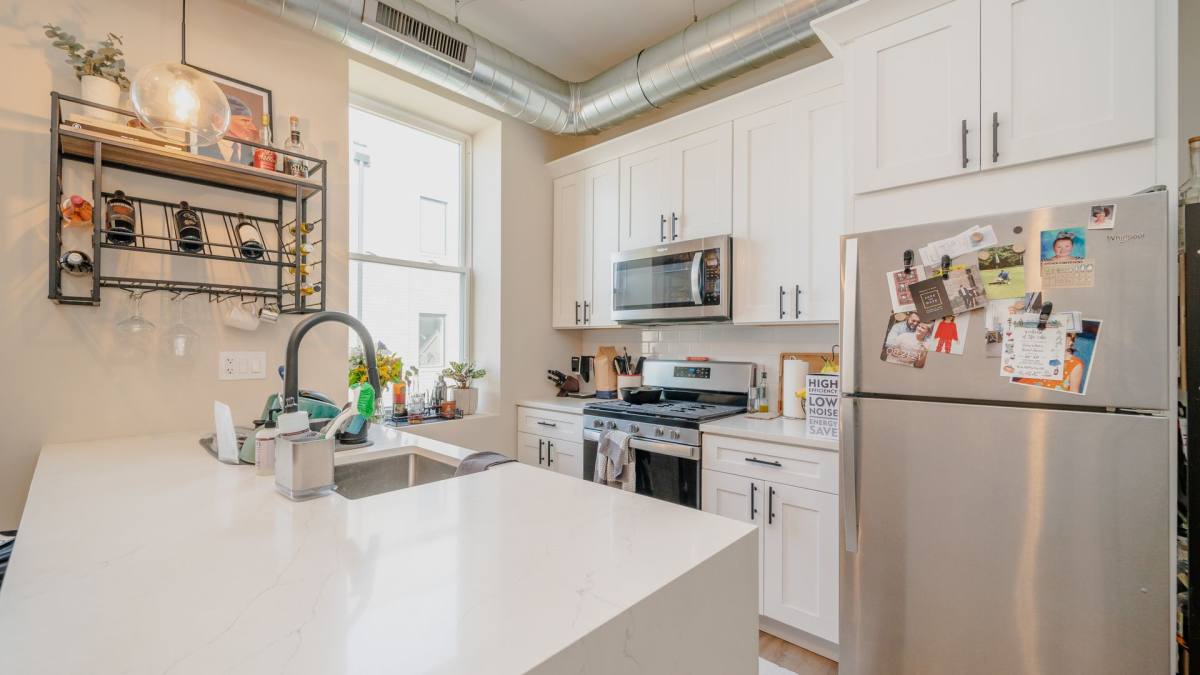 Apartment for rent at 1447 W Superior St, Chicago, IL 60642