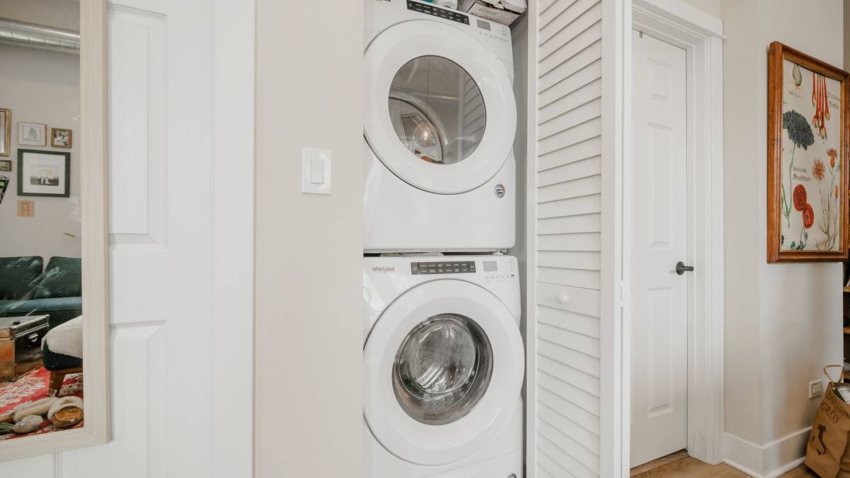 Apartment for rent at 1447 W Superior St, Chicago, IL 60642