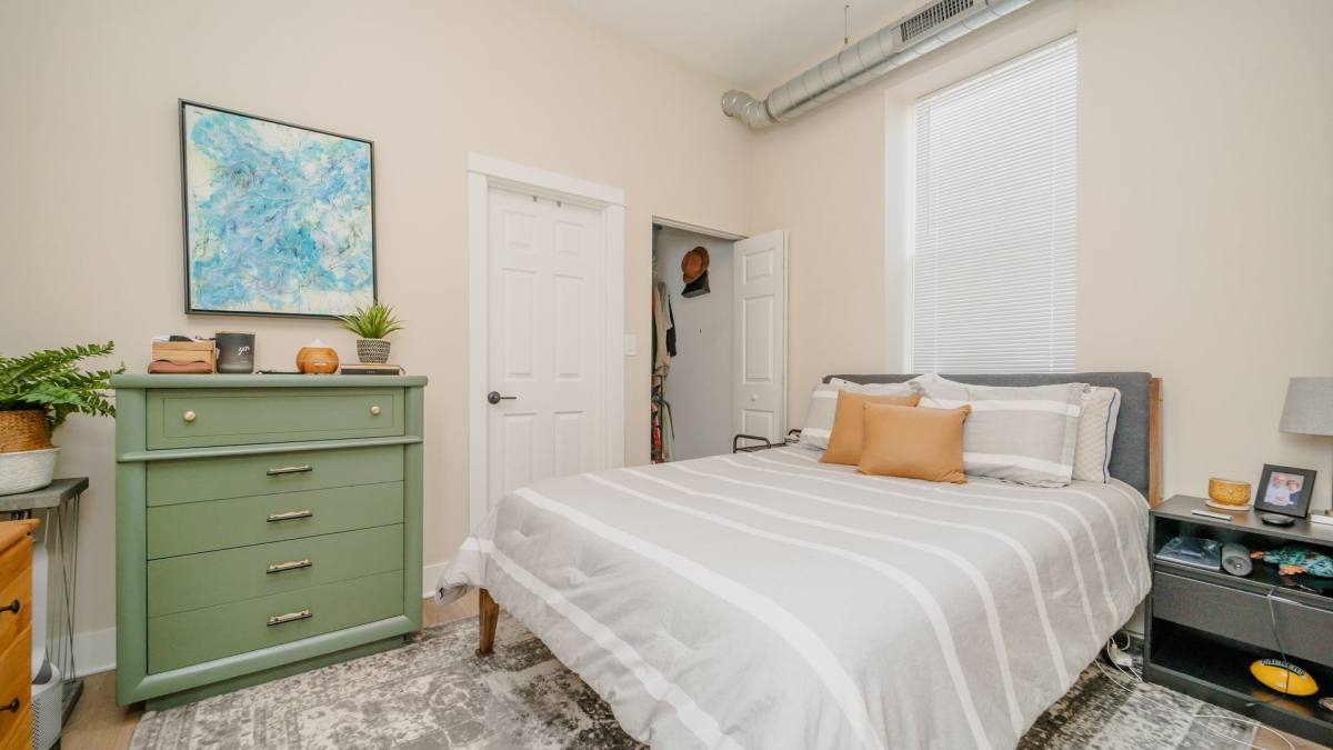 Apartment for rent at 1447 W Superior St, Chicago, IL 60642
