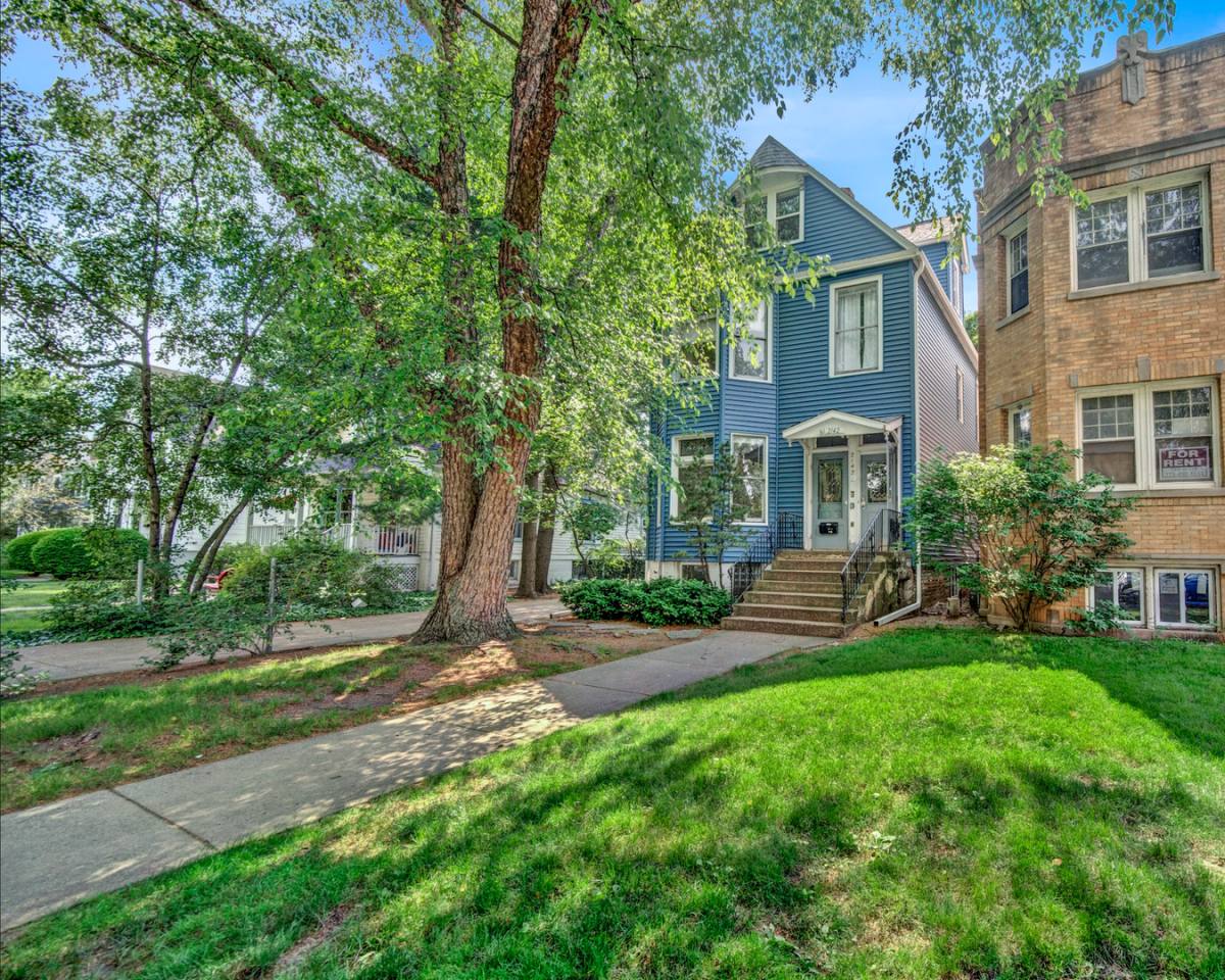 Apartment for rent at 2142 Maple Ave, Evanston, IL 60201