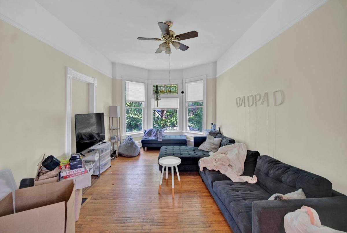 Apartment for rent at 2142 Maple Ave, Evanston, IL 60201