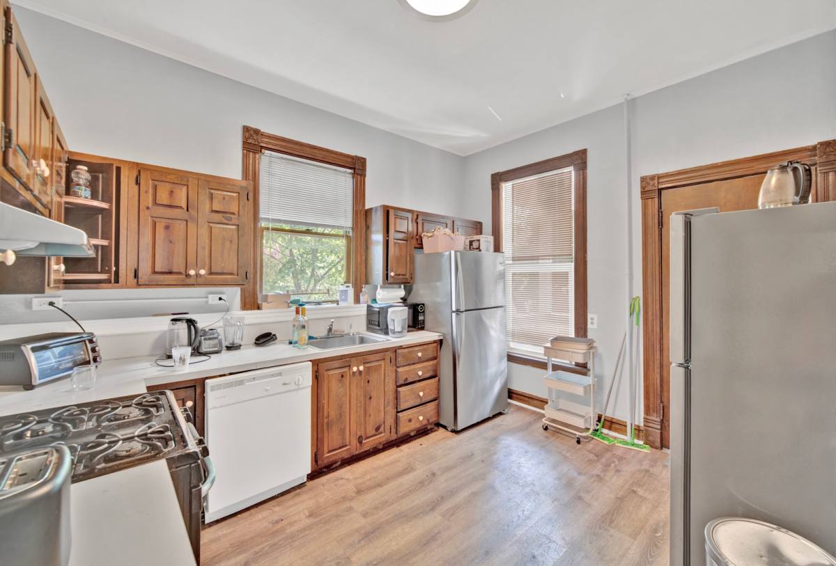 Apartment for rent at 2142 Maple Ave, Evanston, IL 60201
