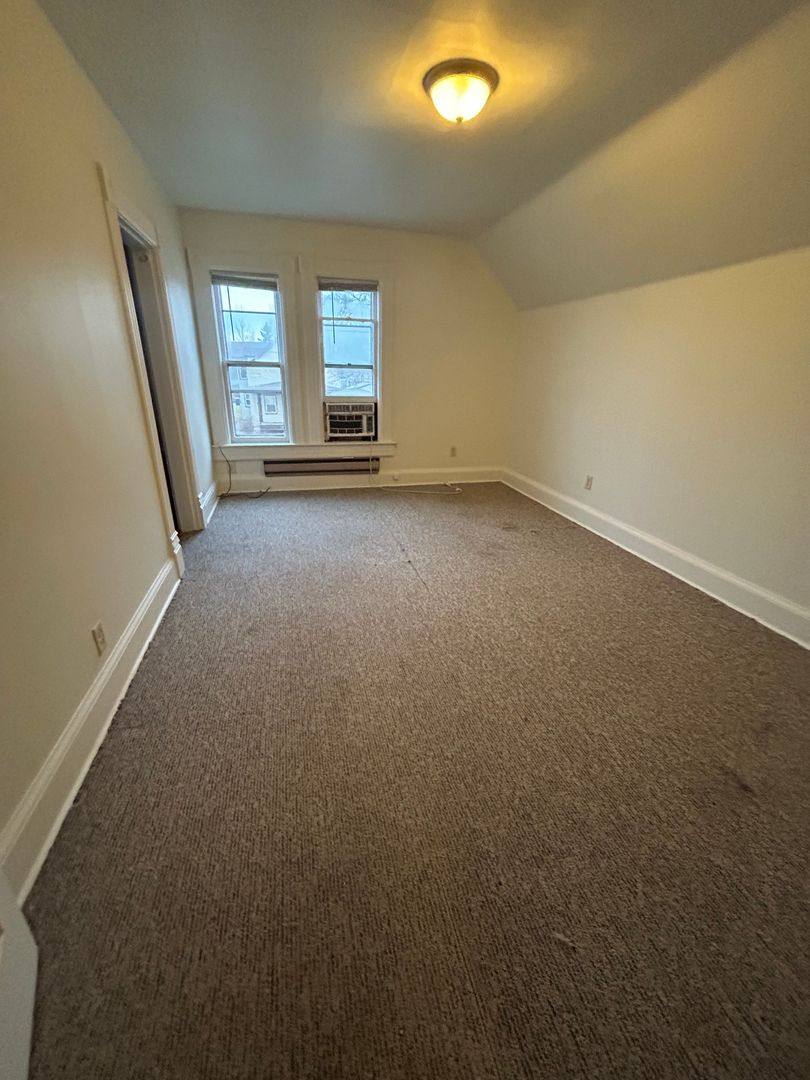 Apartment for rent at 1512 Market St, La Crosse, WI 54601