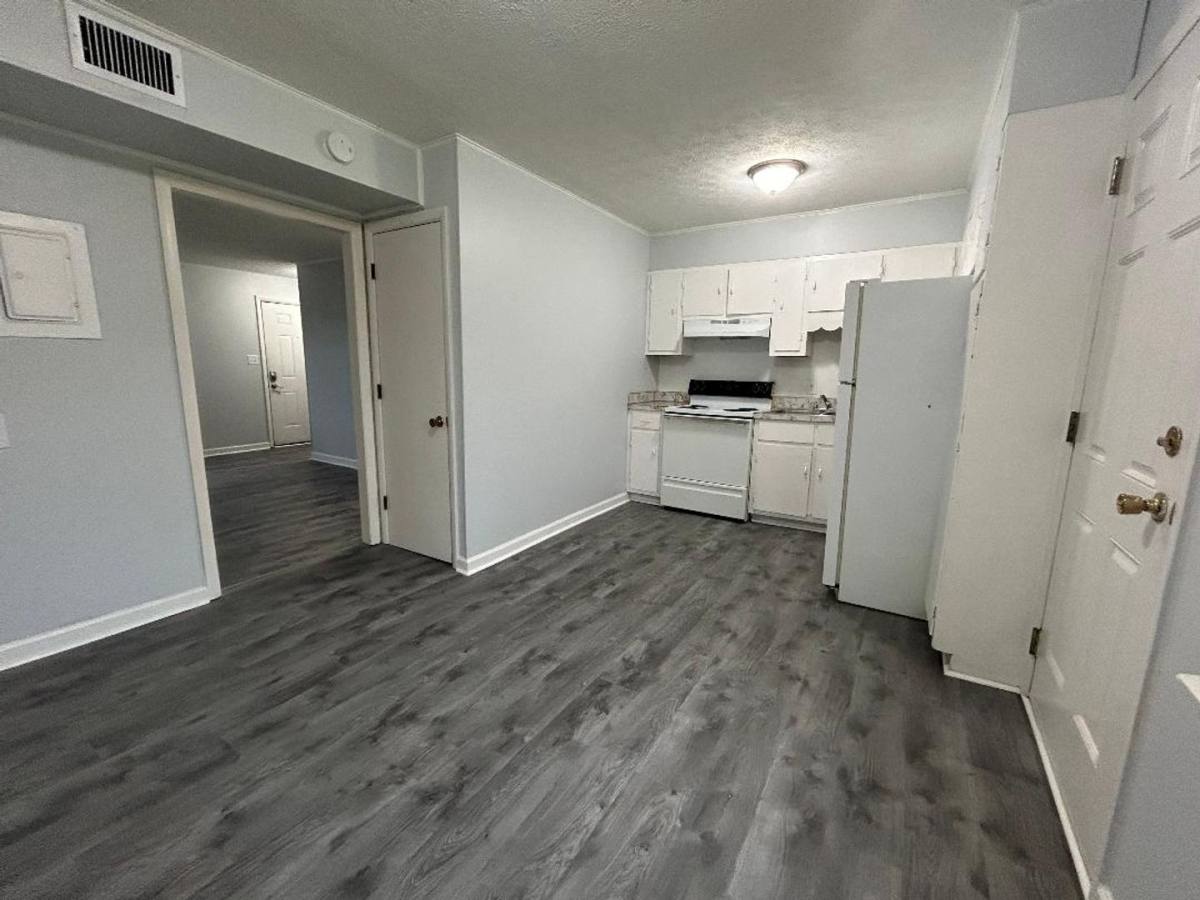 Apartment for rent at 1740 Bonham Rd, Bristol, VA 24201
