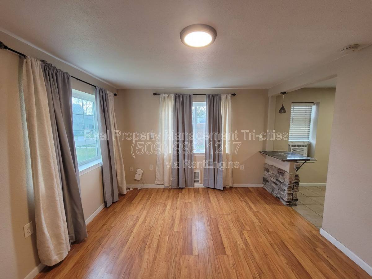 House for rent at 1124 E 7th Ave, Kennewick, WA 99336