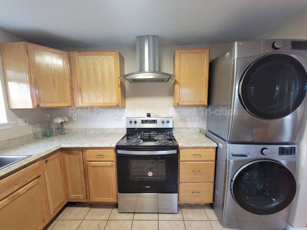House for rent at 1124 E 7th Ave, Kennewick, WA 99336