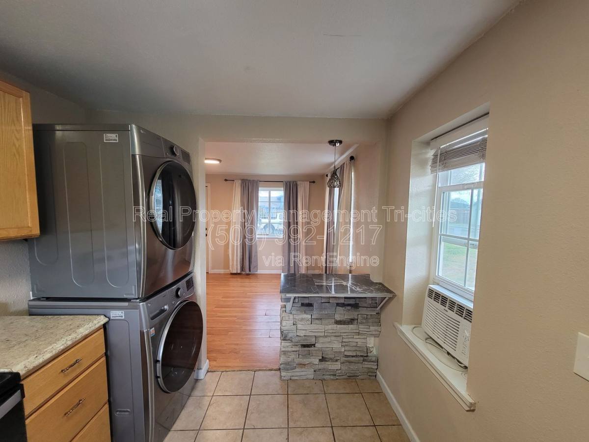 House for rent at 1124 E 7th Ave, Kennewick, WA 99336