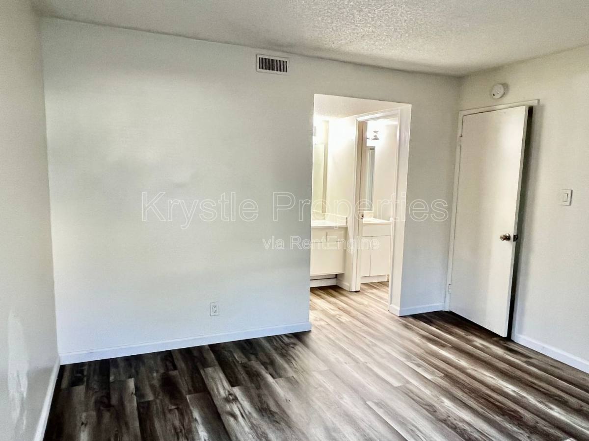Condo for rent at 355 Parkview Terrace #H5, Vallejo, CA 94589