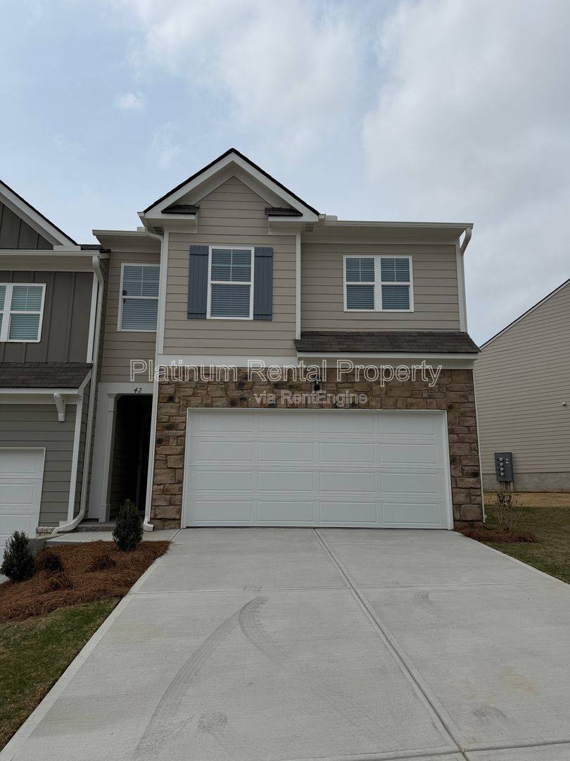 Townhouse for rent at 42 Rustin Ridge, Dahlonega, GA 30533
