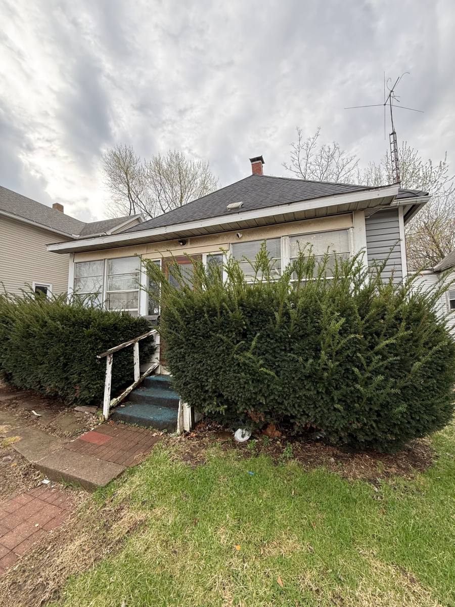 House for rent at 1461 E Grand, Decatur, IL 62521