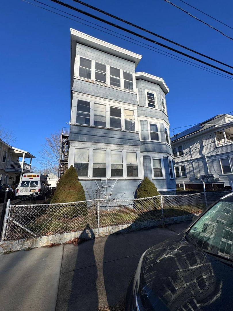 Apartment for rent at 79-81 Hawley St, Lawrence, MA 01843
