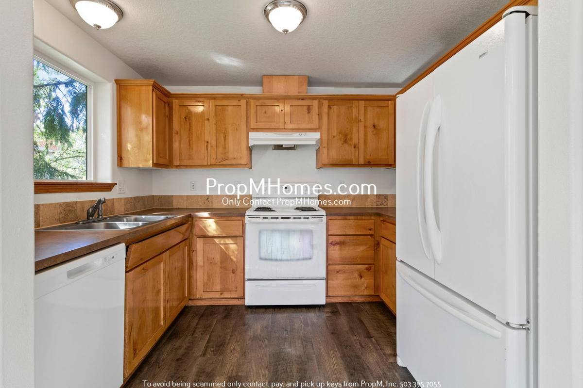 House for rent at 2203 Sam Parrett Dr, Newberg, OR 97132