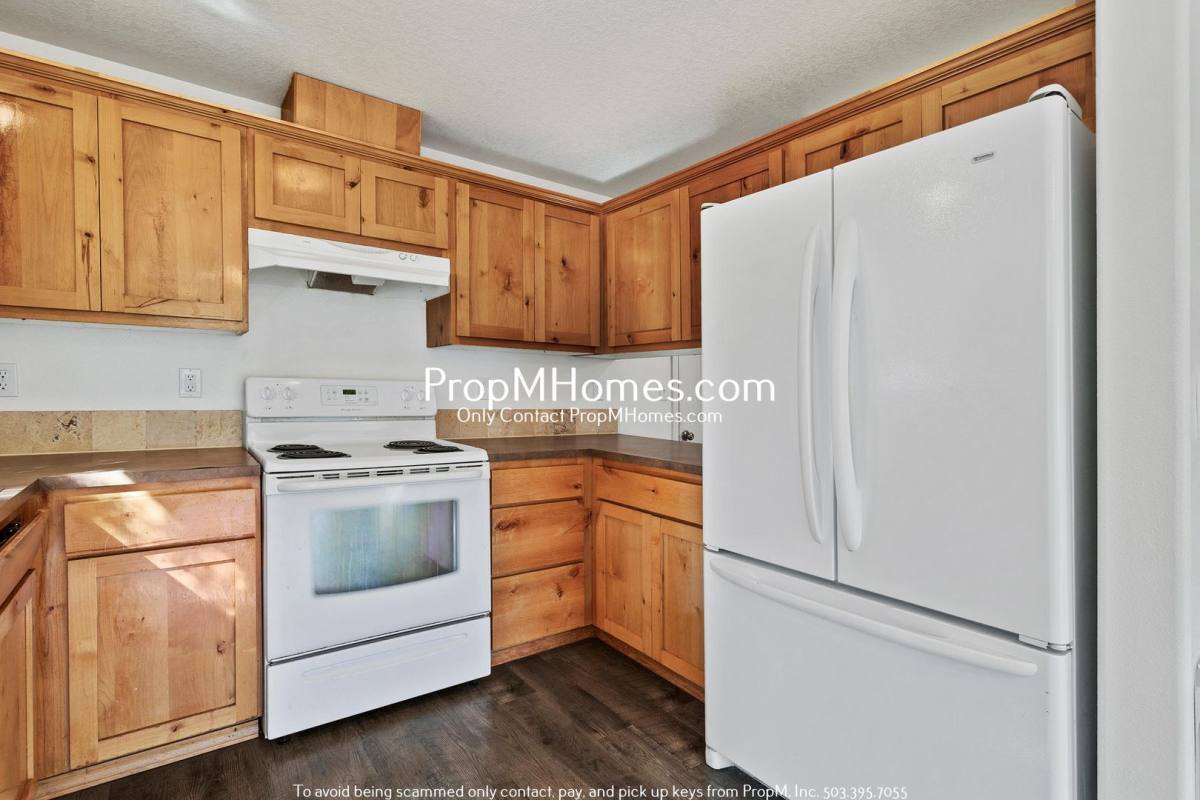 House for rent at 2203 Sam Parrett Dr, Newberg, OR 97132