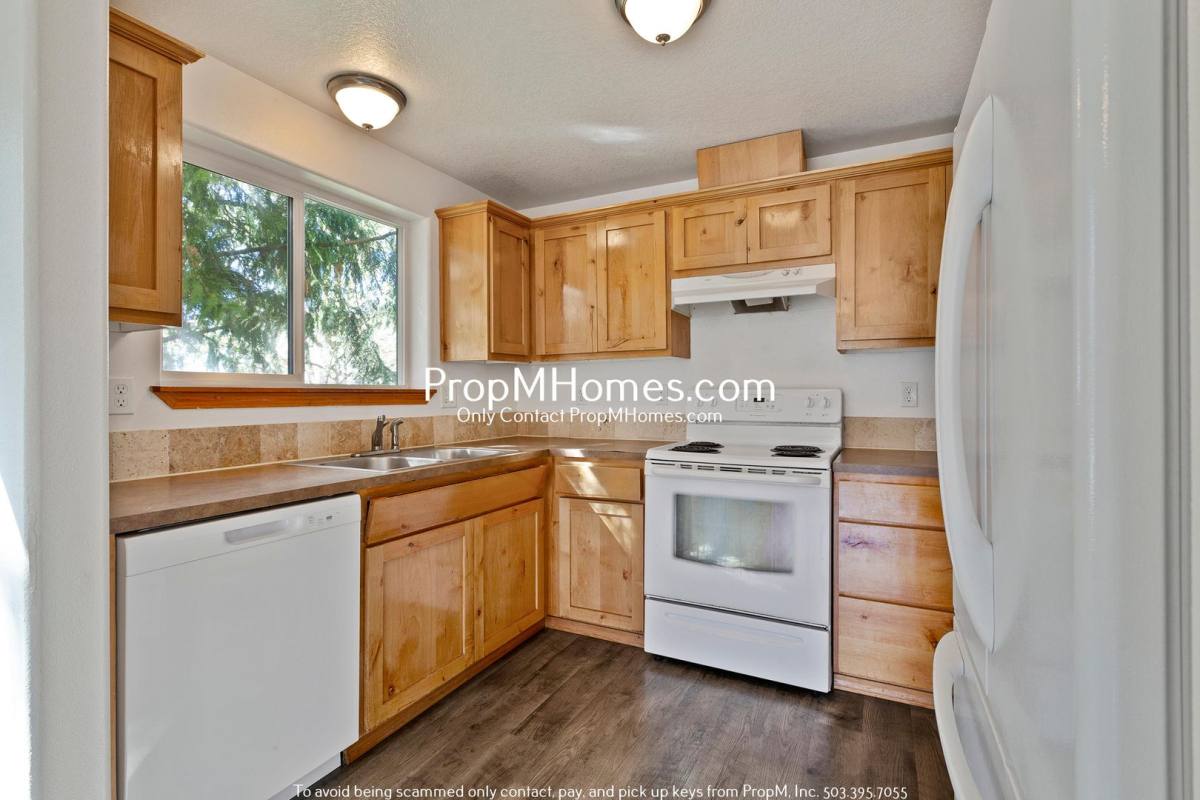 House for rent at 2203 Sam Parrett Dr, Newberg, OR 97132