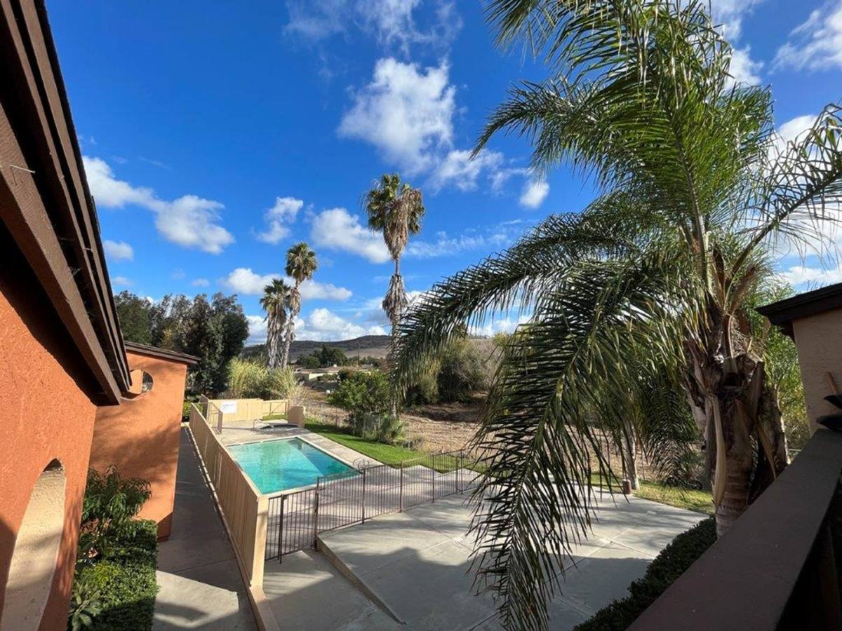 Apartment for rent at 12547-12551 Oak Knoll Rd, Poway, CA 92064