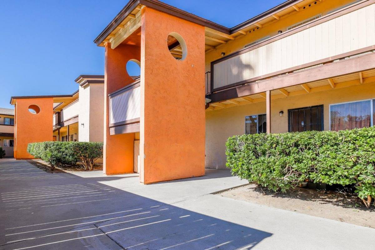 Apartment for rent at 12547-12551 Oak Knoll Rd, Poway, CA 92064