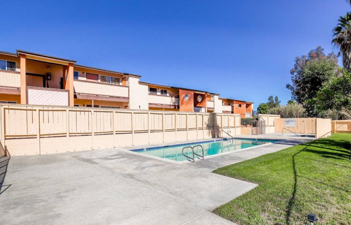 Apartment for rent at 12547-12551 Oak Knoll Rd, Poway, CA 92064