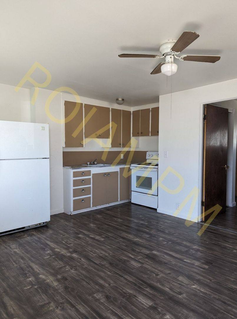 Apartment for rent at 117 119 Main St, Hazelton, ID 83335
