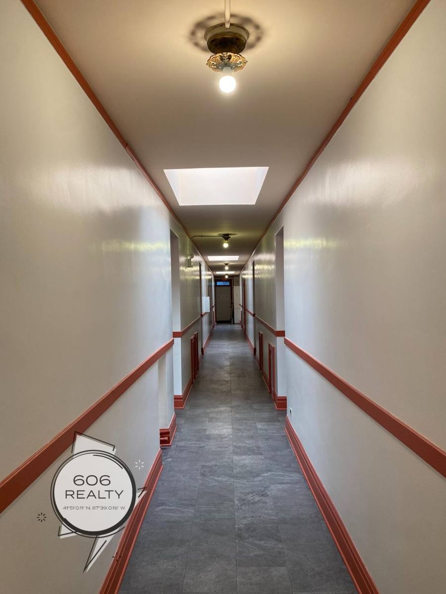 Apartment for rent at 3118-20 S Oak Park Ave, Berwyn, IL 60402