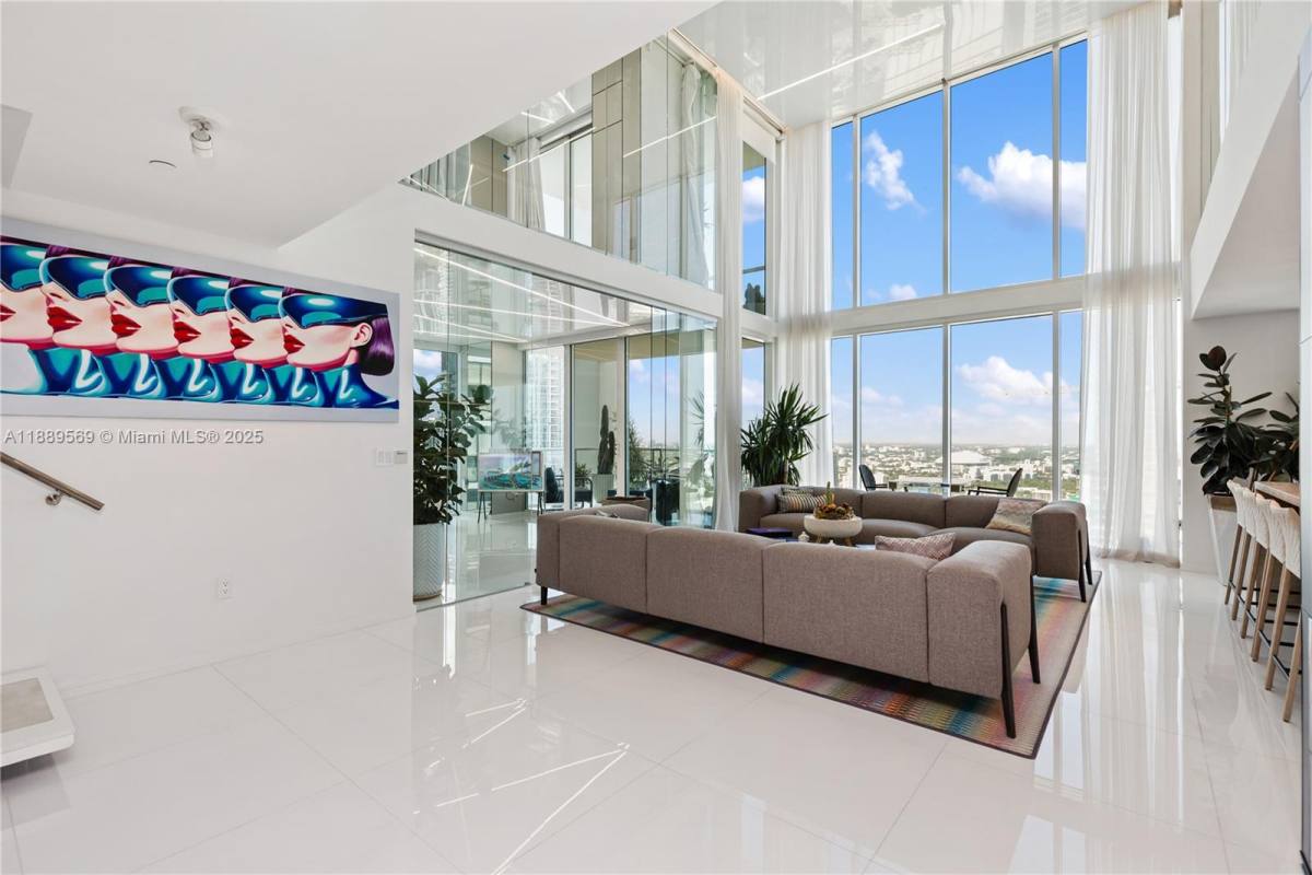 Apartment for rent at 1040 Biscayne Blvd, Miami, FL 33132