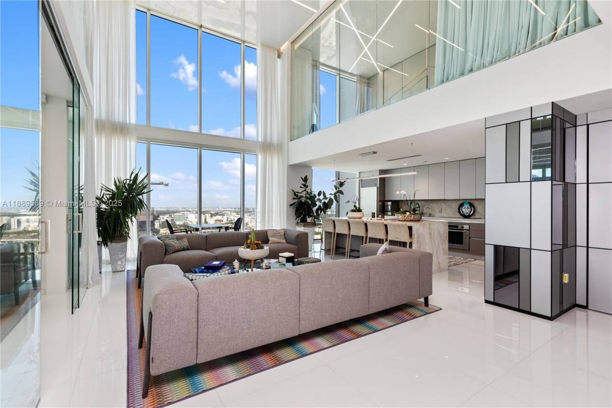 Apartment for rent at 1040 Biscayne Blvd, Miami, FL 33132