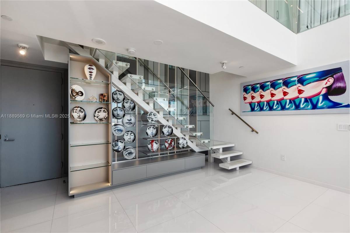 Apartment for rent at 1040 Biscayne Blvd, Miami, FL 33132