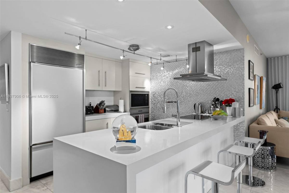 Condo for rent at 495 Brickell Ave #501, Miami, FL 33131