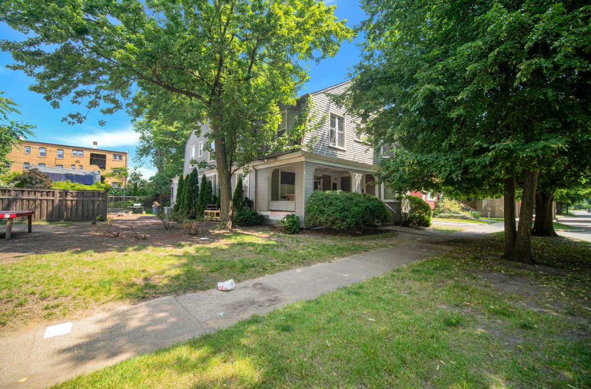 Apartment for rent at 909 Gaffield Place, Evanston, IL 60201