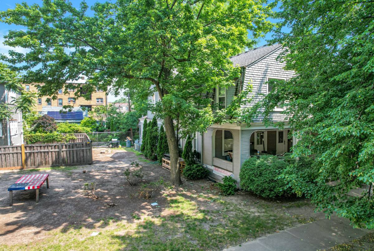 Apartment for rent at 909 Gaffield Place, Evanston, IL 60201