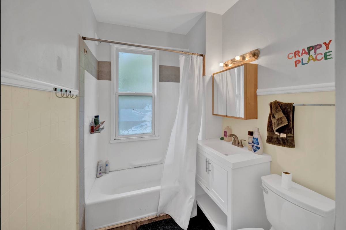 Apartment for rent at 2137 Maple Ave, Evanston, IL 60201