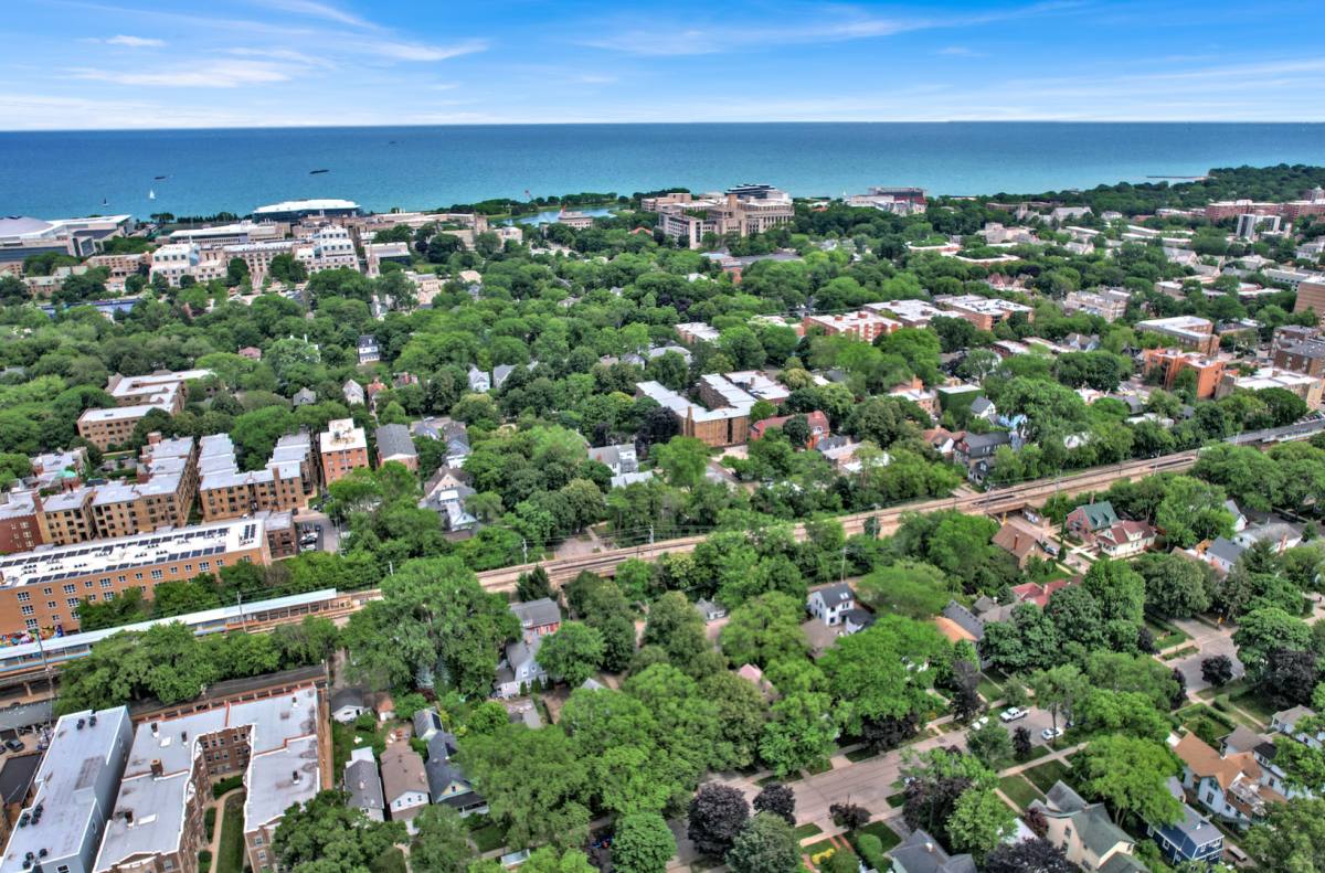 Apartment for rent at 2137 Maple Ave, Evanston, IL 60201
