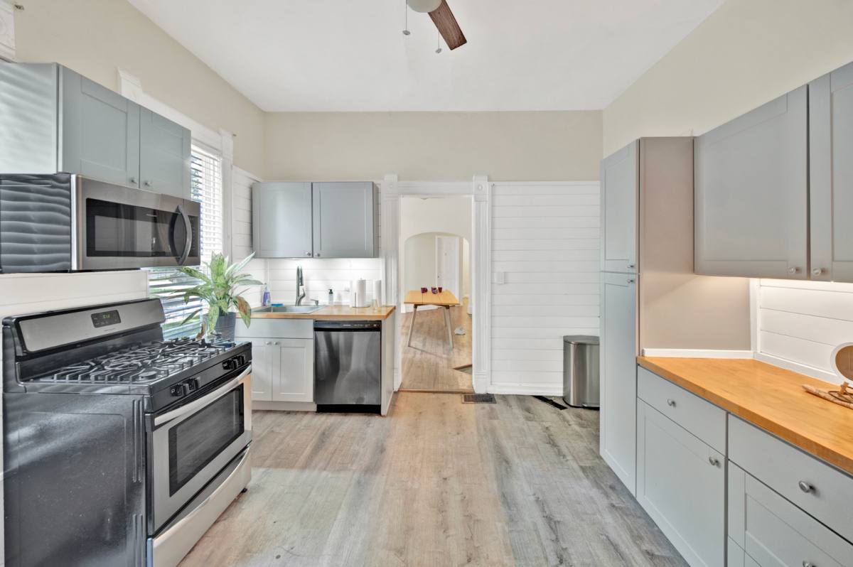 Apartment for rent at 2137 Maple Ave, Evanston, IL 60201