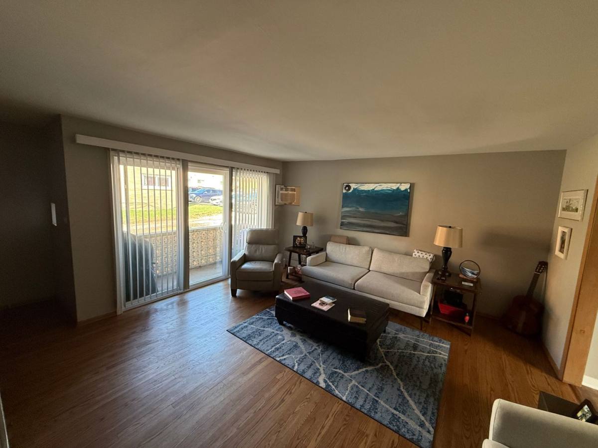 Apartment for rent at 13 Scotdale Rd, La Grange Park, IL 60526