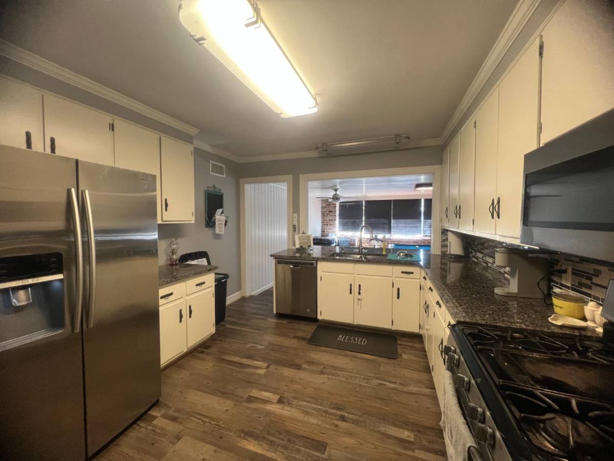 House for rent at 1 Lakeshore Dr, Tuscaloosa, AL 35404