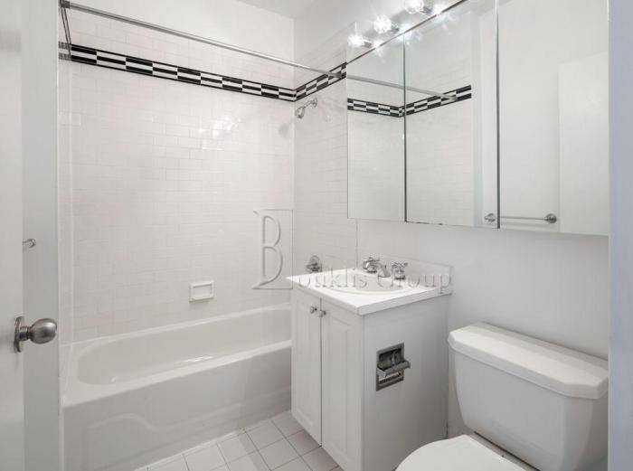 Apartment for rent at 75 W St #8E, New York, NY 10006