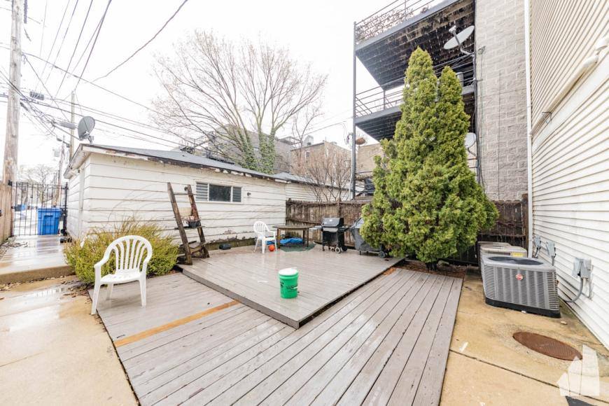 Apartment for rent at 848 N Wood #3, Chicago, IL 60622