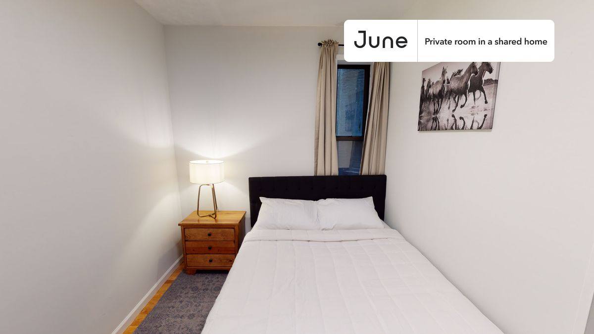 Apartment for rent at 136 W 109th St #B, New York, NY 10025