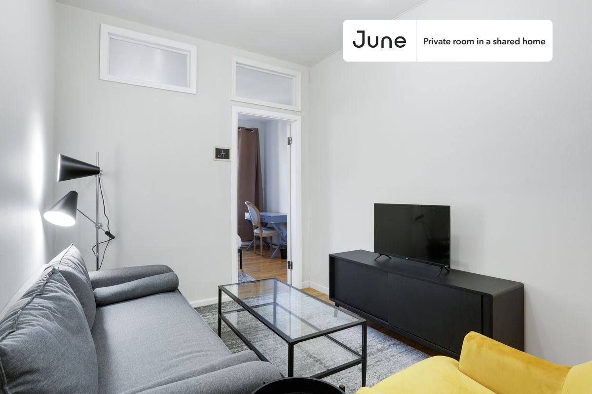 Apartment for rent at 136 W 109th St #B, New York, NY 10025