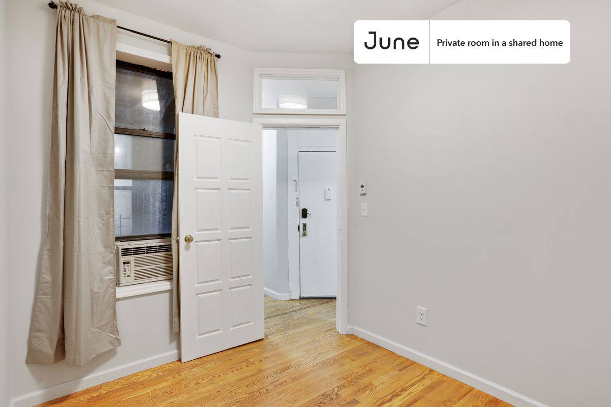 Apartment for rent at 136 W 109th St #B, New York, NY 10025