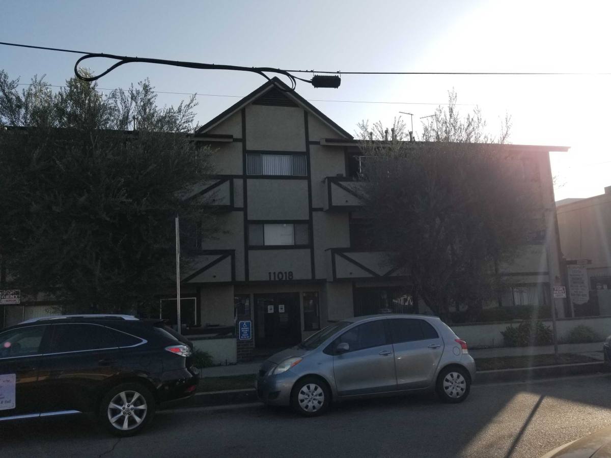 Apartment for rent at 11028 Moorpark St #202, North Hollywood, CA 91602