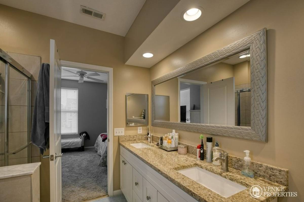 Apartment for rent at 1755 Drayton Court, Columbus, OH 43212