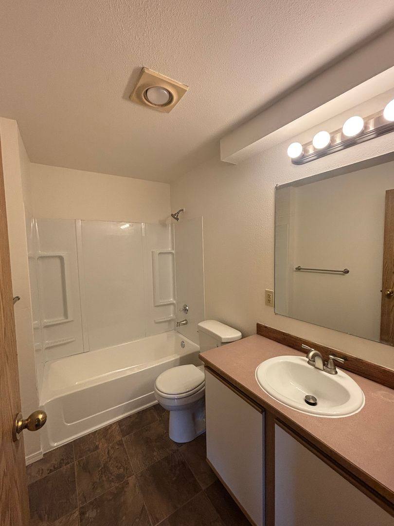 Apartment for rent at 9514 8th Ave NW, Seattle, WA 98117