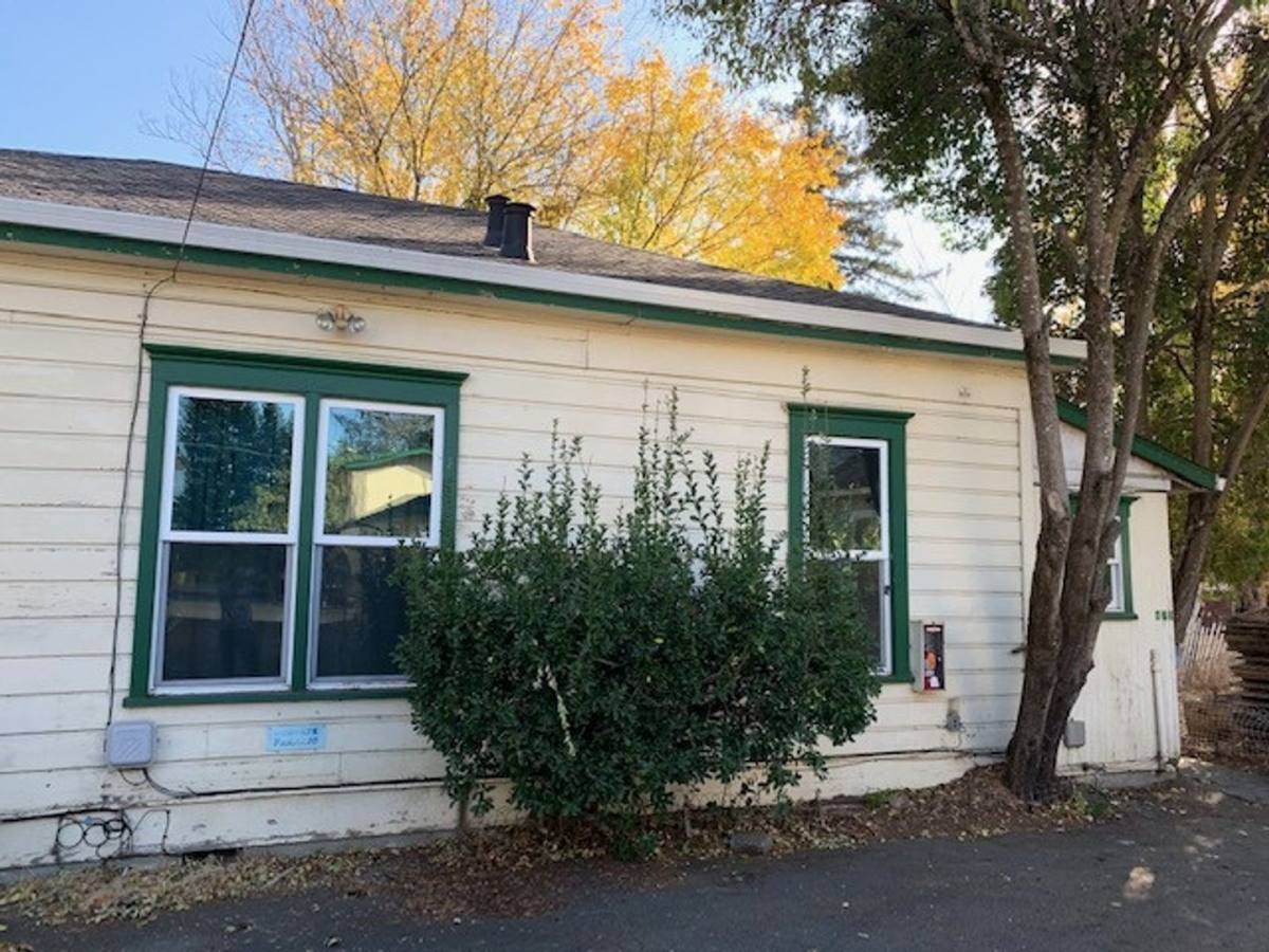 Apartment for rent at 466-476 Brown St, Napa, CA 94559