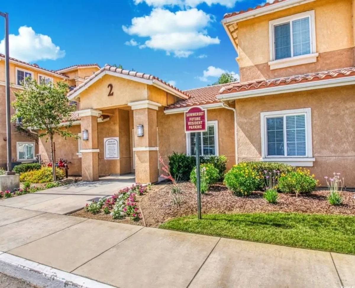 Apartment for rent at 668 S Comanche Dr, Arvin, CA 93203